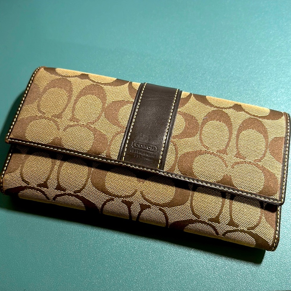 Pre-owned Coach long wallet Brown